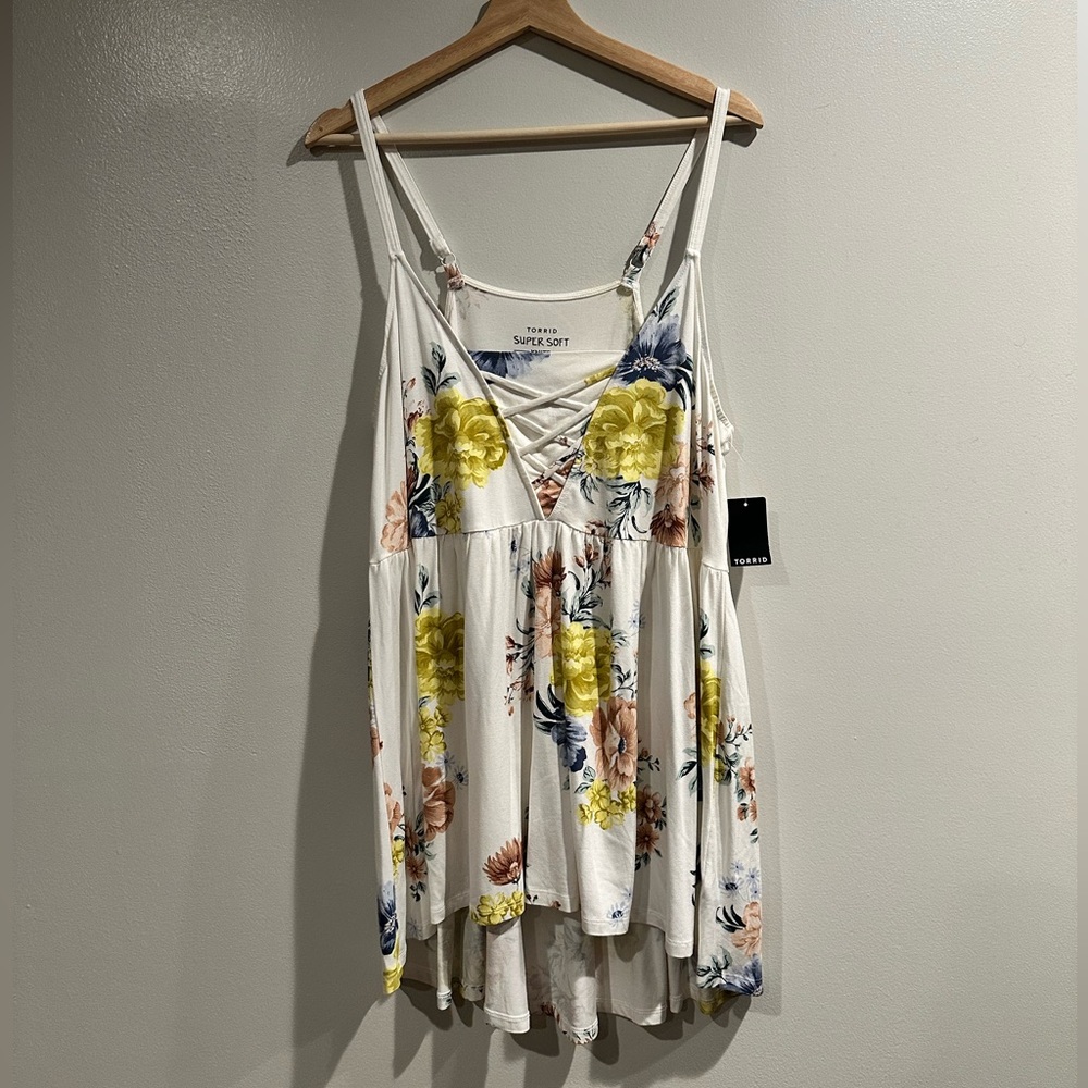 Torrid White Floral Tank Top